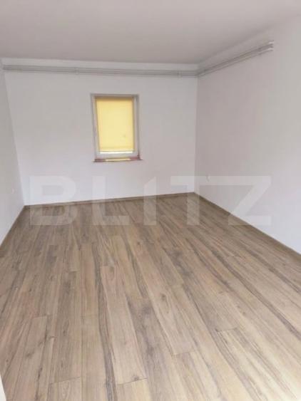 Casă individuală cu 3 camere cu Canalizare în Exterior Vest