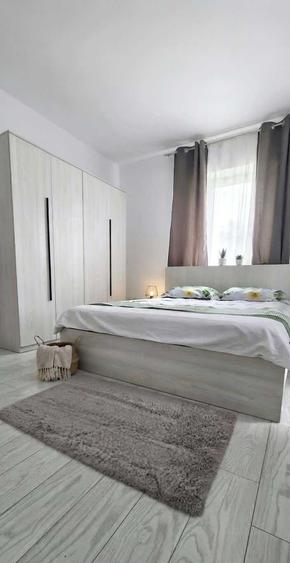 Apartament cu 2 camere decomandat în Cornișa