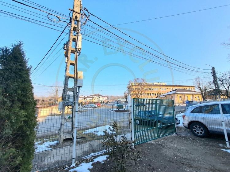 Spatiu Comercial Stradal – Spitalul Mioveni, Bd. Dacia, Racovita - 12