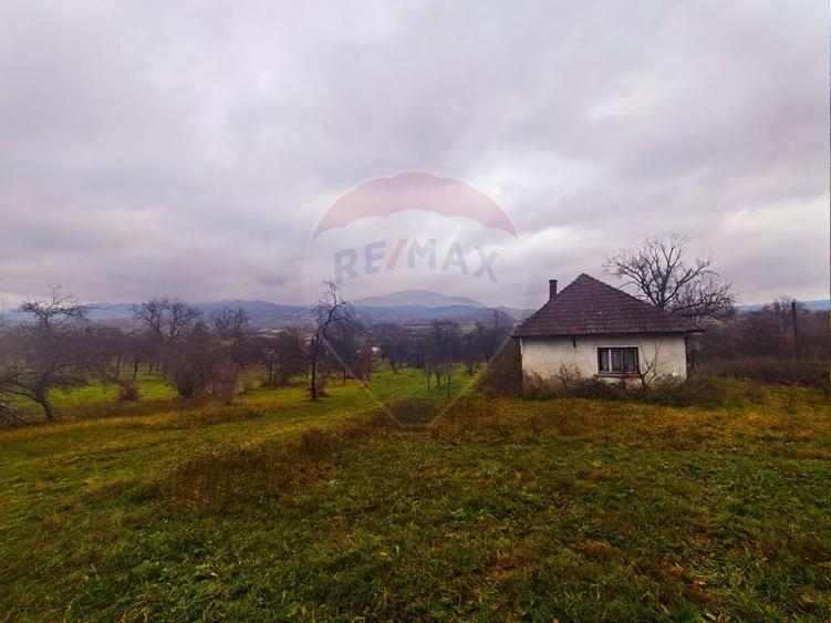 Teren de vânzare Unguraș cu priveliște si anexe - 3