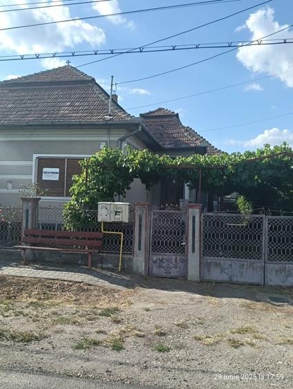 Casa de vanzare in loc.Unirea - 4