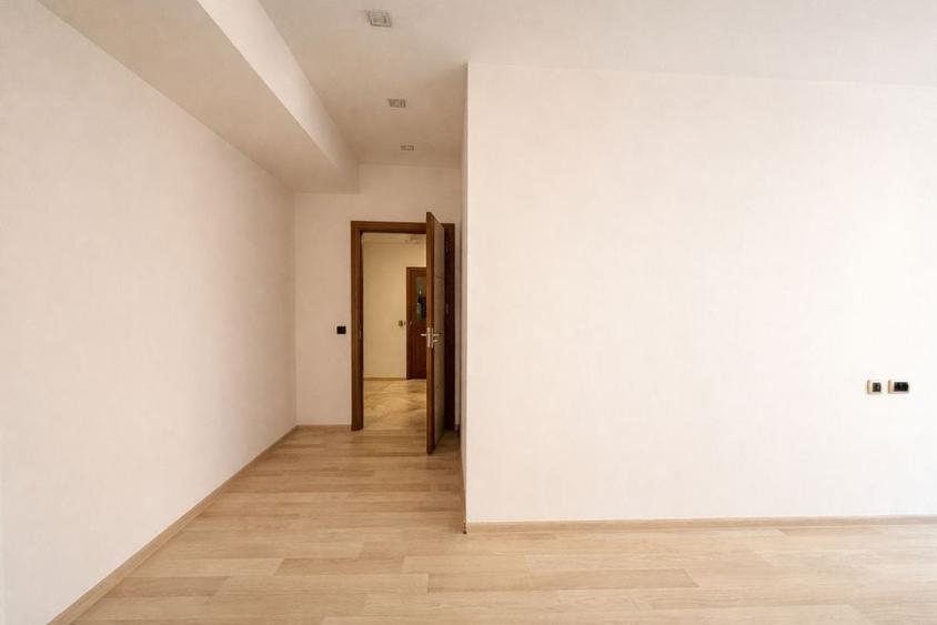 CORESI Complex ISARAN apartament 3 camere etaj 5 cu loc de parcare - 7