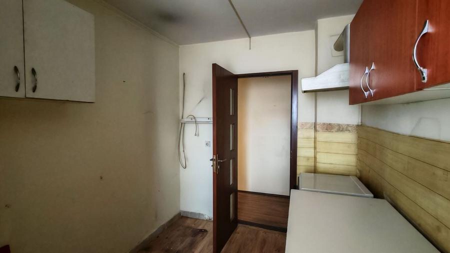 Apartament 2 camere,parter,semidecomandat,zona Coca Cola - 9