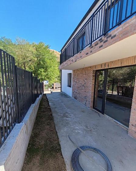 Casa individuala, semifinsata, Floresti - 2