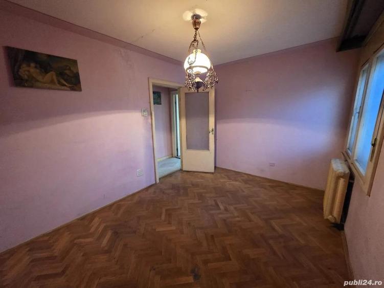 Apartament 4 camere de vanzare Zona Balcescu, vedere catre Biserica - 2