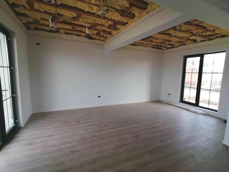 Casa- soseaua Bucuresti - Magurele-Rahova- Careffour -fosta Cora- 155000E - tva - 3