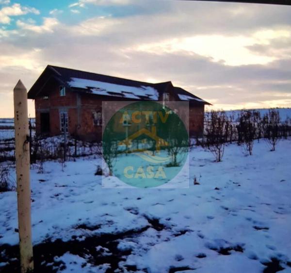 Casa de vanzare la doar 12 km de Roman - 3