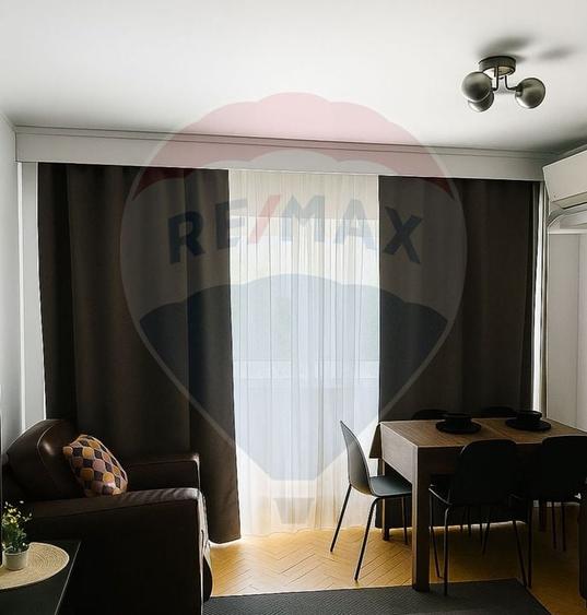 Apartament 3 camere de vanzare - Bulevardul Decebal - 7