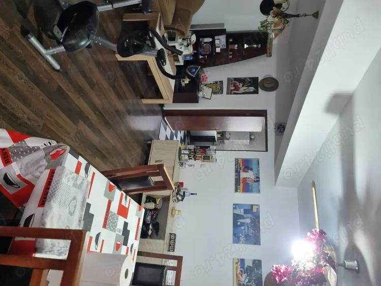 Casa Moderna: Poten?ial de Mansardare ?i Teren Generos pentru Gradina! - 6