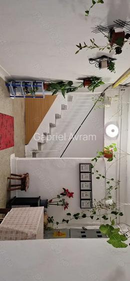 Apartament 3 camere situat la etajul 3 Apartament 3 camere situat la etajul 3