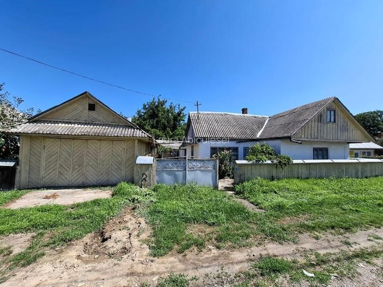 Casa 6 camere, Garaj , Teren 5000 MP
