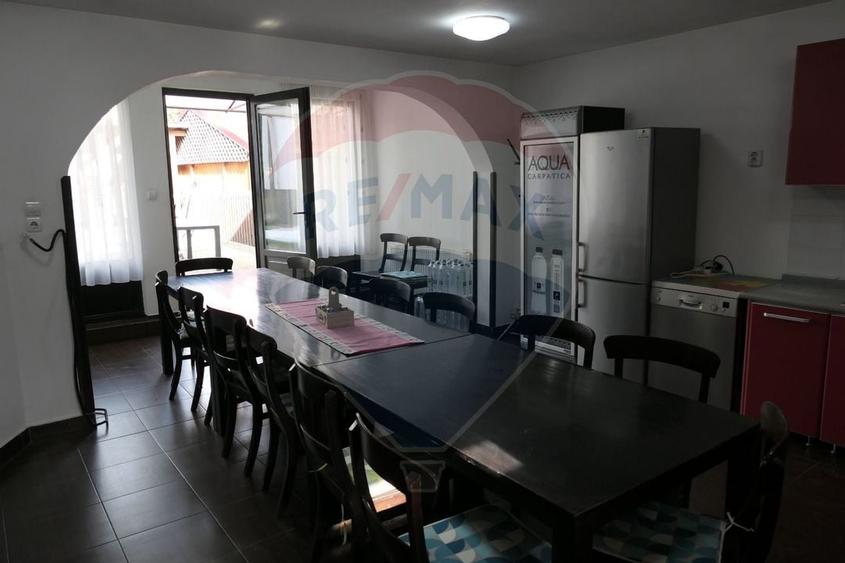 Vilă cu 10 camere de vânzare în zona Centrala - 5