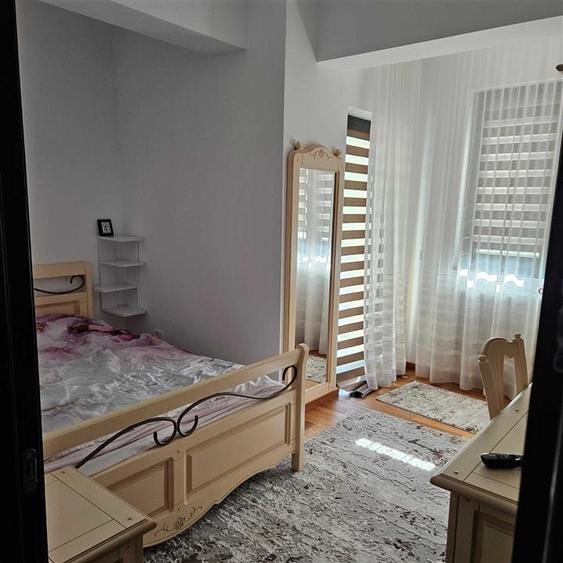 Apartament cu 3 camere, Centru, Etaj 1 , 3c-3861 - 3