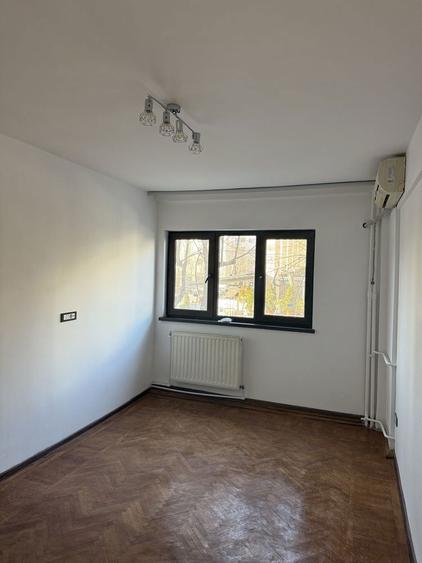 Etajul 1 ultracentral Bacau, apartament, renovat, prima inchiriere, Casa de cultura - 2