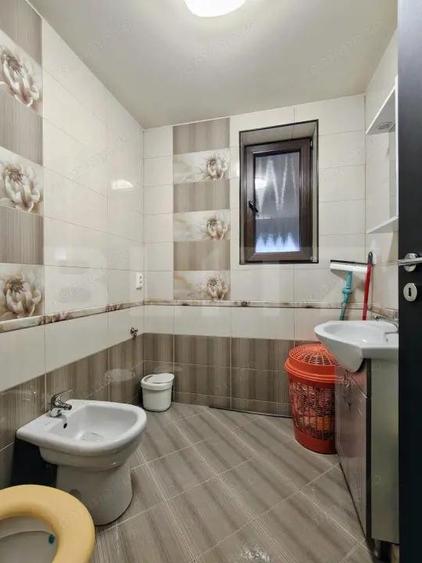 Casa spa?ioasa de vanzare in zona Rompetrol-Bistrita - 2