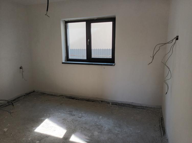 Casa noua, P+E, 5 camere, 2 bai, terasa, teren 400mp, in Lilieci, strada Rozelor - 9