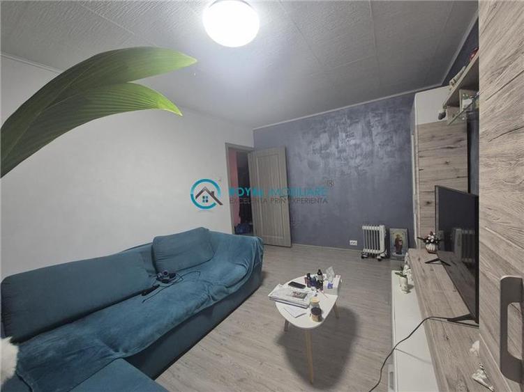 Royal Imobiliare - Vanzare apartament 2 camere zona 9 Mai - 4