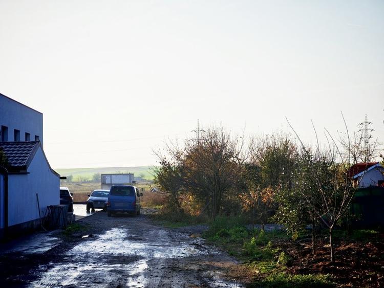 Teren langa case cu dubla deschidere si utilitati aproape - 10