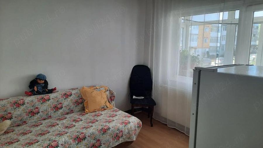 Apartament 3 camere, 2 balcoane decomandat, etajul 1 - 2