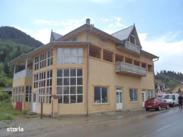 Casa cu 4 camere, etaj ?i depozit- Fundu Moldovei- Suceava - 2