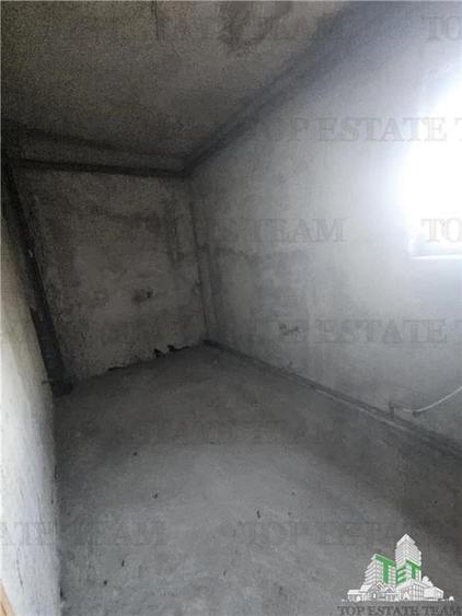 Vila spatioasa 11 camere la gri in centru Pitesti - 7