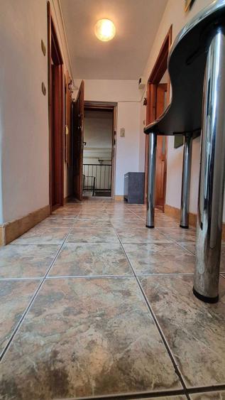 Garsoniera in Onesti, zona Mall. - 2