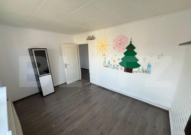 Apartament de vanzare, cu 2 camere, 54 mp, zona Micro 11 - 4