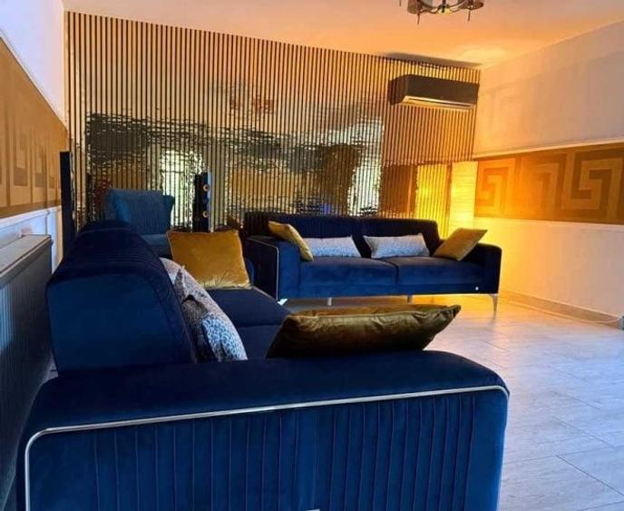 Casă individuală cu 4 camere cu Piscina în Tunari