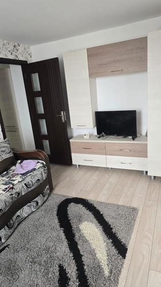 Vand apartament 3 camere semidecomandat - 5