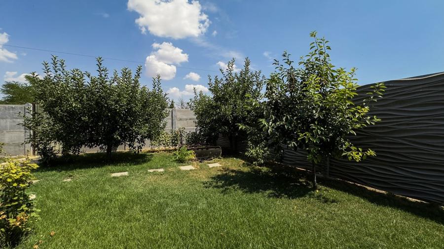 Casa cu 4 camere si garaj cu rampa-teren 500 mp-jud. Constanta - 8