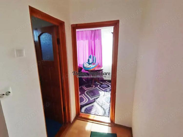 Apartament 4 camere semidecomandat, zona centrala, etaj 9 Piatra Neamt - 1