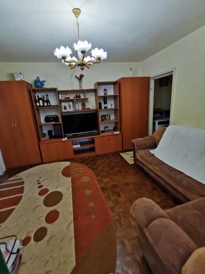 Apartament cu 2 camere semidecomandat în Petros