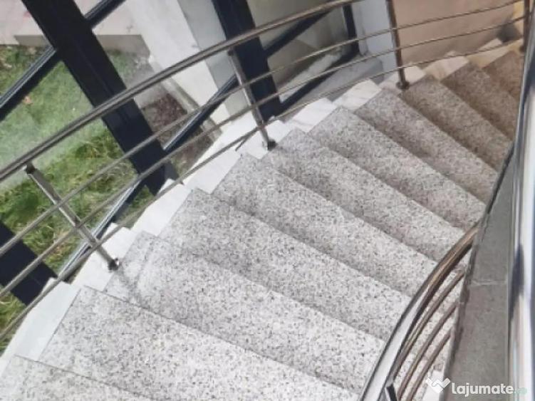 Cladire P+1 de inchiriatzona Titu - 1