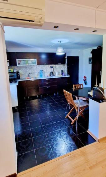 Apartament de vanzare cu 2 camere semidecomandat - 1