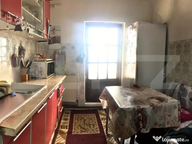 Apartament 2 camere decomandat cu balcon zona centrala - 1