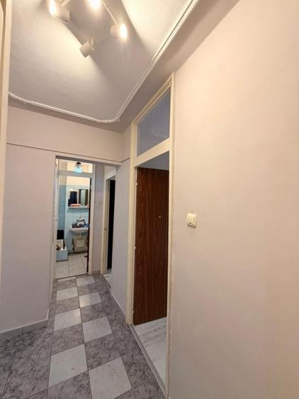 APARTAMENT 4 CAMERE DE VANZARE - 200 M METROU APARATORII PATRIEI - 9