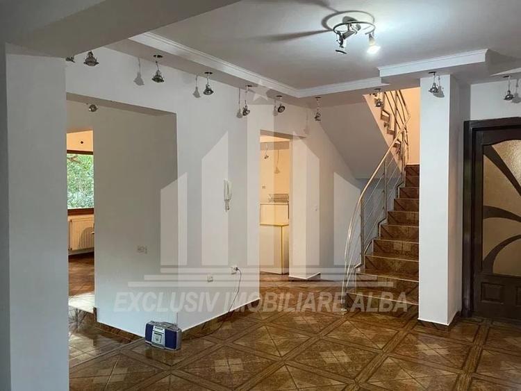 Casa individuala | 398 mp | 900 mp teren | Cetate - 2