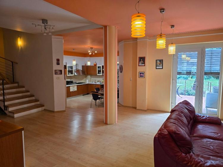 Casă deosebită de vânzare în Timișoara – Zona Pomiculturii, 750 / 225 mp utili - 1