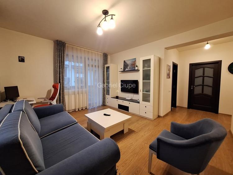 Apartament cu 2 camere, decomandat, balcon, zona Parcului Poligon Apartament cu 2 camere, decomandat, balcon, zona Parcului Poligon