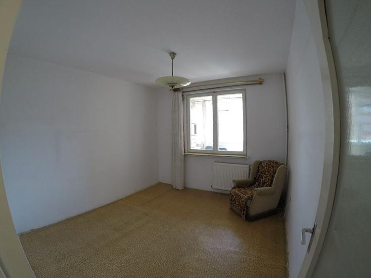 Apartament 3 camere Grivitei decomandat,insorit,liber,130950 Euro - 2