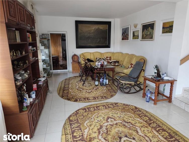 Proprietate spatioasa de vanzare in Gaesti, Dambovita - ideala pentru - 3