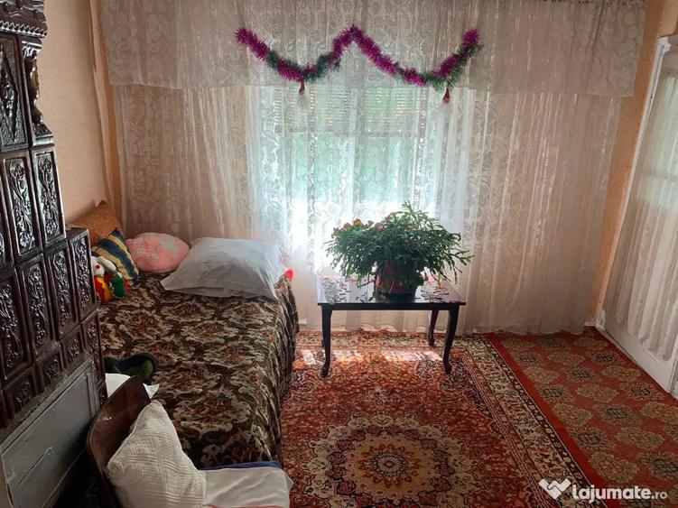 Casă cu 6 camere cu Teren 1874 Mp în Nana