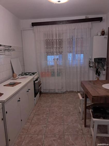 Proprietar inchiriez apartament cu 3 camere decomandat si utilat cu centrala proprie!! Brazda lui No - 2