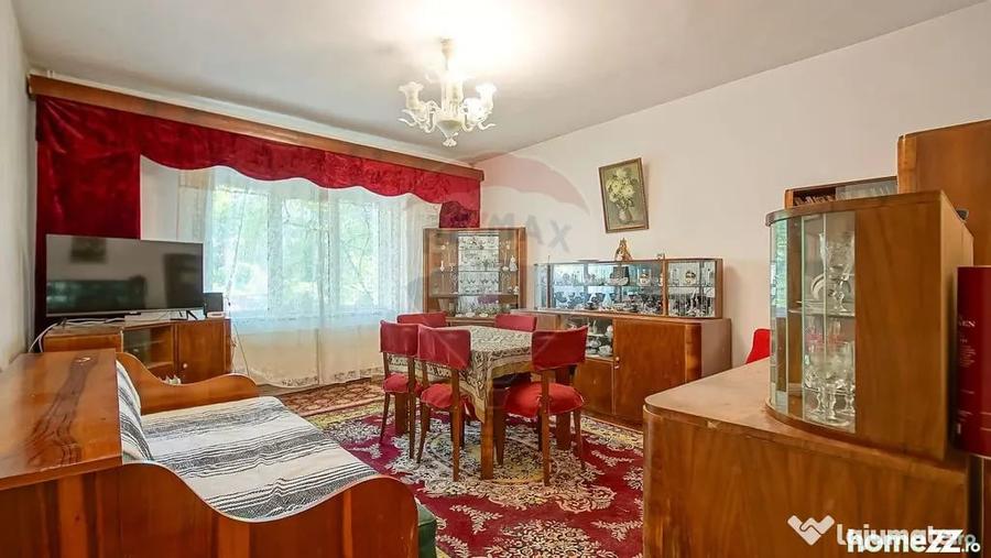 Casă cu 3 camere cu Teren 705 Mp în Central