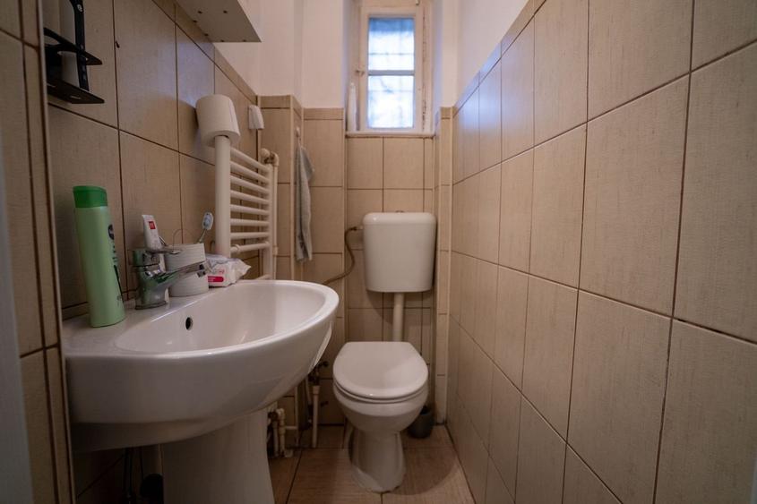 Apartament central de vânzare – la curte comună - Oradea - 8