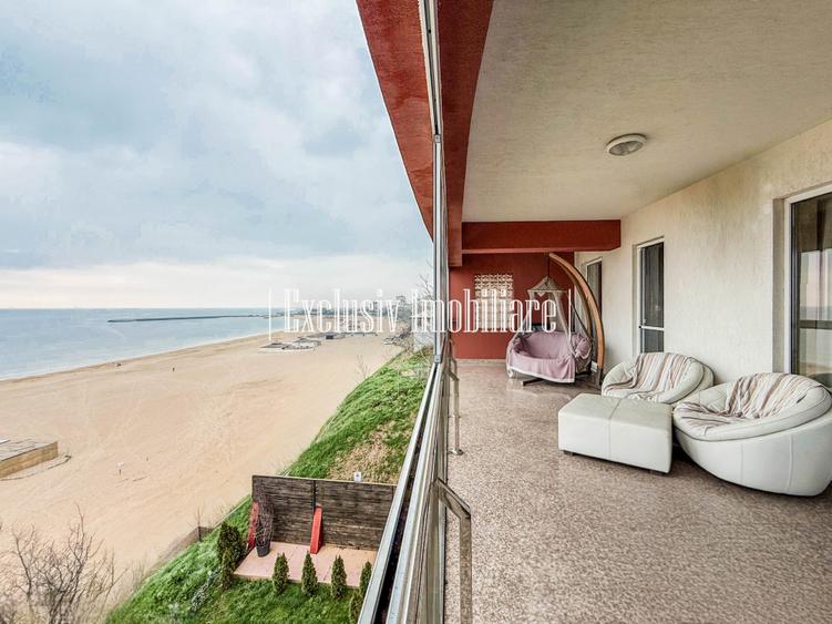 Vedere Frontala la Mare si Plaja la Picioare - Apartament cu Parcare Privata - 7