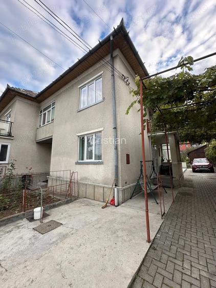 Vand casa tip duplex direct de la proprietar,curte comuna Vand casa tip duplex direct de la proprietar,curte comuna
