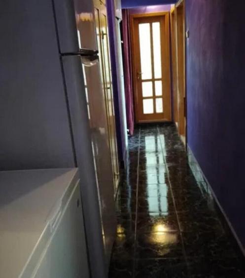 - Apartament 3 camere decomandat, Calarasi 4, etaj 3. - 6