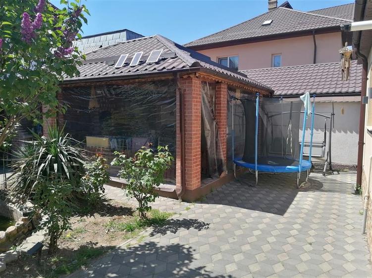 Casă individuală cu 5 camere cu Canalizare în Vărsătura