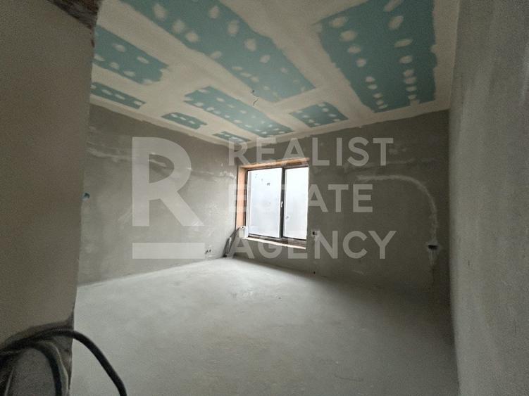 Casă P+1, 315 m² utili | Teren 1.530 m² | Pe malul lacului Ostratu - 9